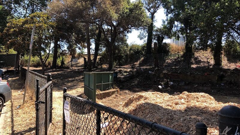 Mosswood Park Large Dog Run - Oakland, CA