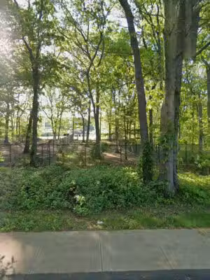 Old Bethpage Dog Run Park - Old Bethpage, NY