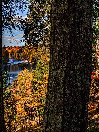 Tahquamenon Upper Falls Parking Lot - Paradise, MI