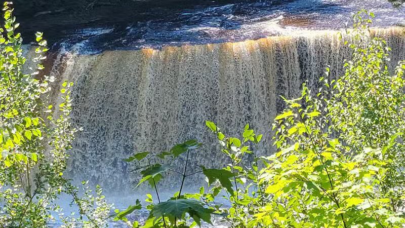 Tahquamenon Upper Falls Parking Lot - Paradise, MI