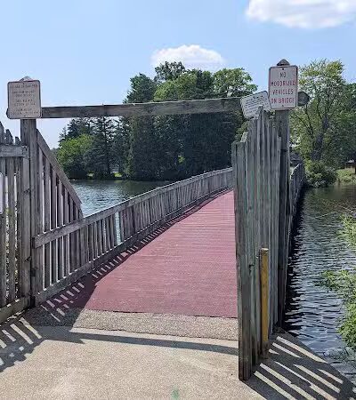 Maple Island - Paw Paw,