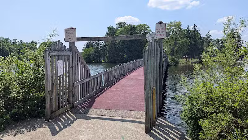 Maple Island - Paw Paw,