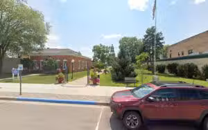 Courtyard Park - Paw Paw,