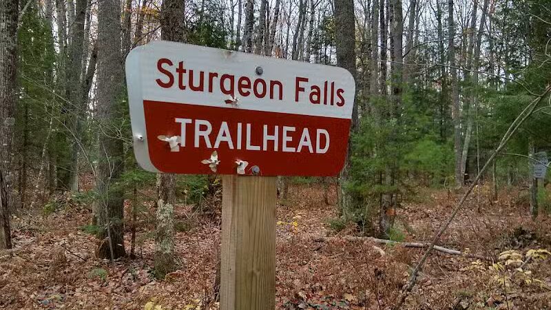 Sturgeon Falls trailhead - Pelkie,