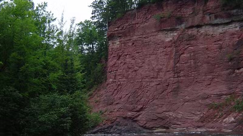 Sturgeon Falls trailhead - Pelkie,