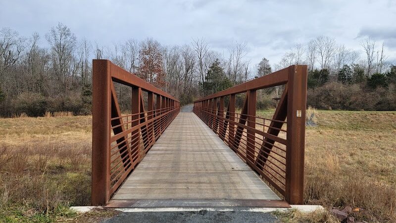 Rosedale Lake Parking Area: Lawrence Hopewell Trail - Pennington, NJ