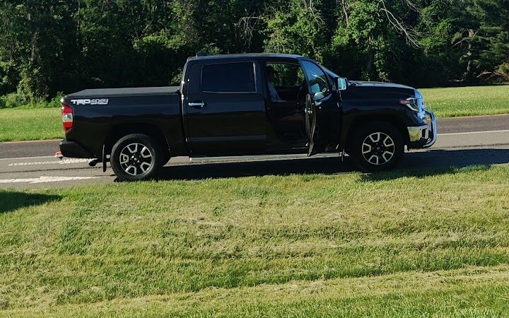Rosedale Lake Parking Area: Lawrence Hopewell Trail - Pennington, NJ