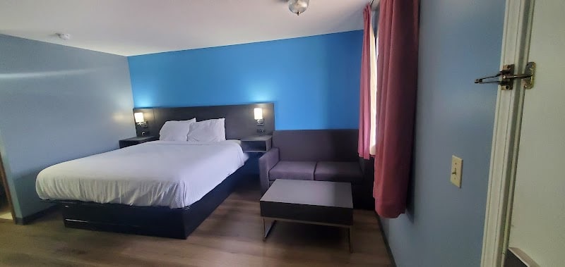 The Junction Inn - Perry, MO