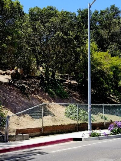 Linda Ave Dog Park - Piedmont, CA