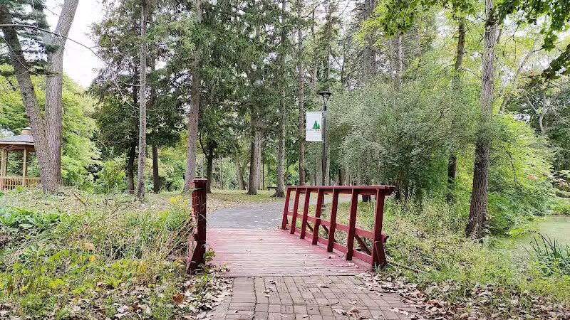 Lake Norcentra Park - Rochester Hills,