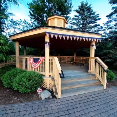 Veterans Memorial Pointe - Rochester Hills,