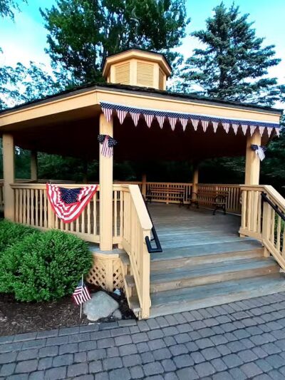 Veterans Memorial Pointe - Rochester Hills,