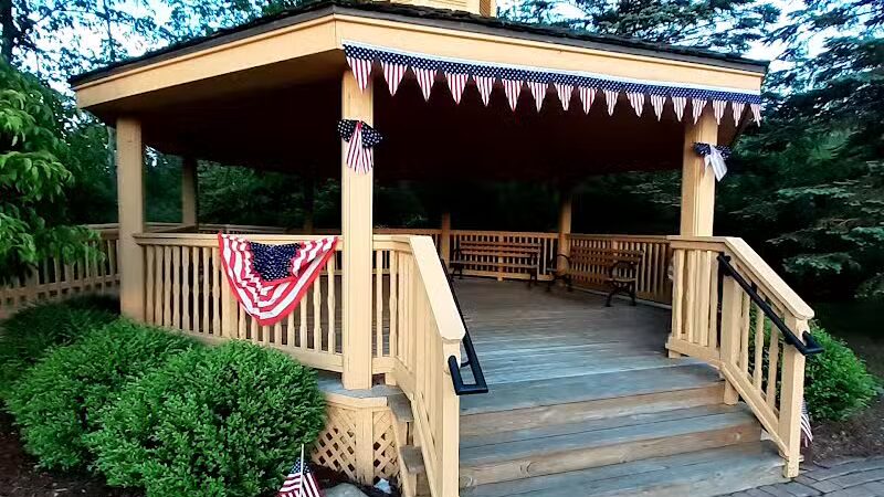 Veterans Memorial Pointe - Rochester Hills,