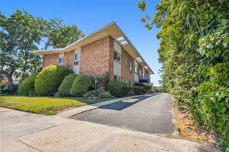 Forest Gardens Apartments - Rockville Centre, NY