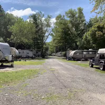 Kamp Across From the Dunes - Sawyer,
