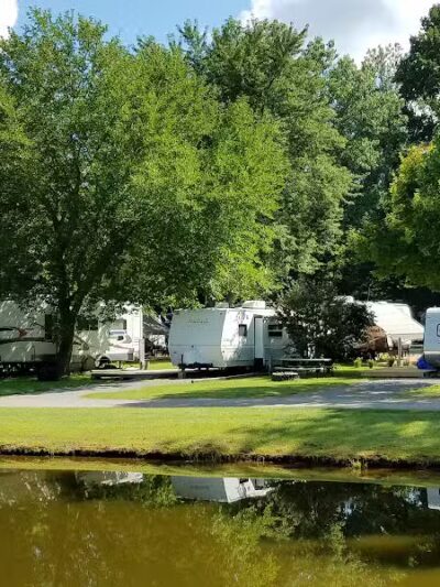 Kamp Across From the Dunes - Sawyer,