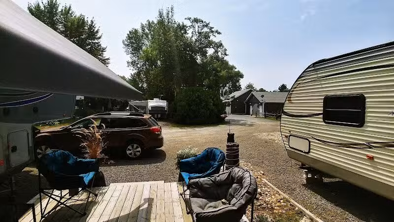 Kamp Across From the Dunes - Sawyer,