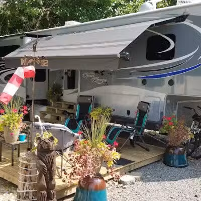 Kamp Across From the Dunes - Sawyer,