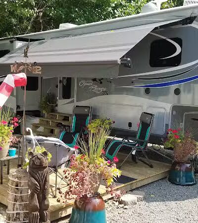 Kamp Across From the Dunes - Sawyer,