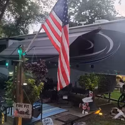 Kamp Across From the Dunes - Sawyer,