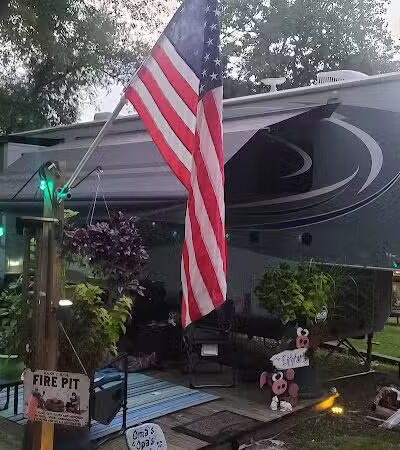 Kamp Across From the Dunes - Sawyer,