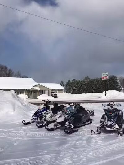 Fox River Motel - Seney,