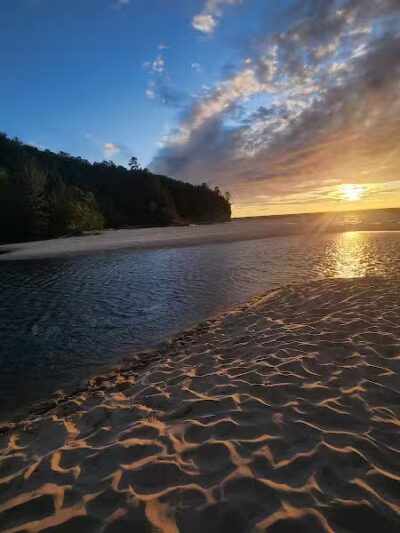 Miners Beach - Shingleton,