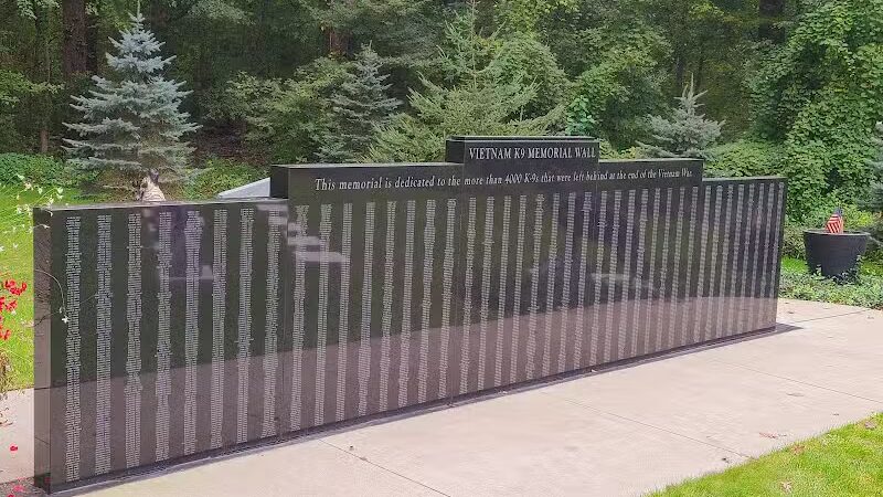 Michigan War Dog Memorial - South Lyon,