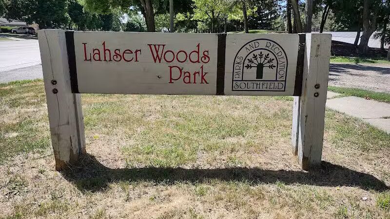 Lahser Woods Park - Southfield,
