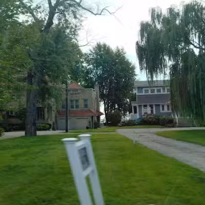 Veterans Memorial Park Parking - St Clair Shores,