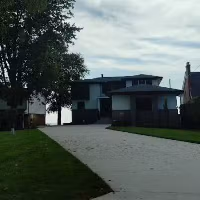 Veterans Memorial Park Parking - St Clair Shores,