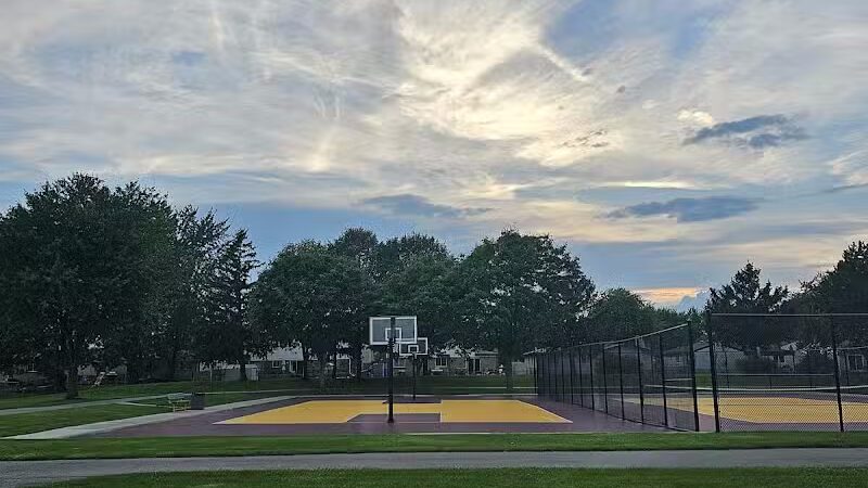 Arlingdale Park - Sterling Heights,
