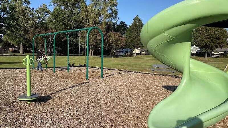 Carpathia Park - Sterling Heights,