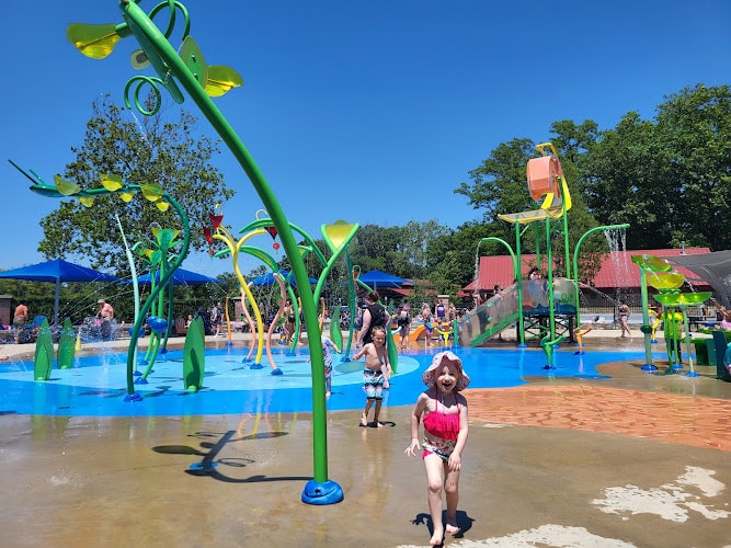 Dodge Park Splash Pad - Sterling Heights,