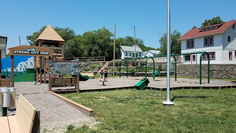 Strong City Park - Strong City, KS