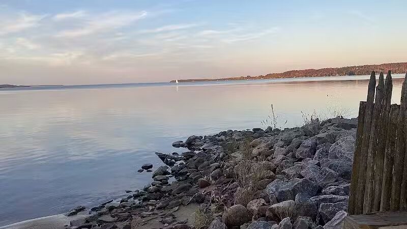 Sutton Park - Suttons Bay,