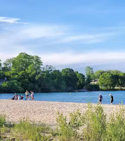 Suttons Bay Beach - Suttons Bay,