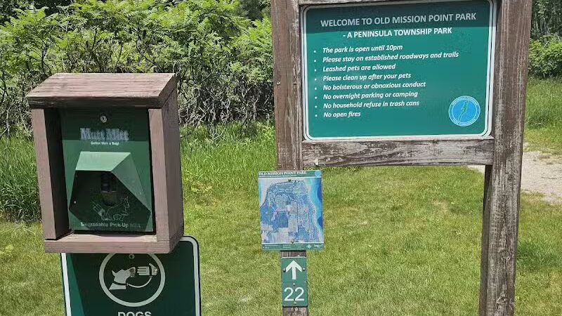 Old Mission Point Park - Ridgewood Trailhead - Traverse City,