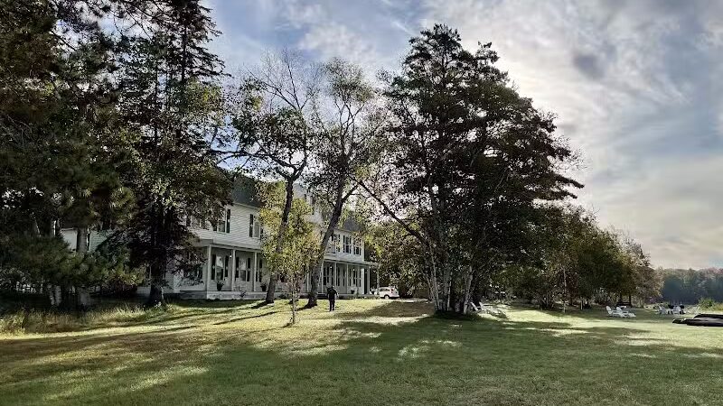 Birch Lodge & Motel - Trout Lake, MI