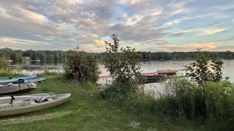 Birch Lodge & Motel - Trout Lake, MI