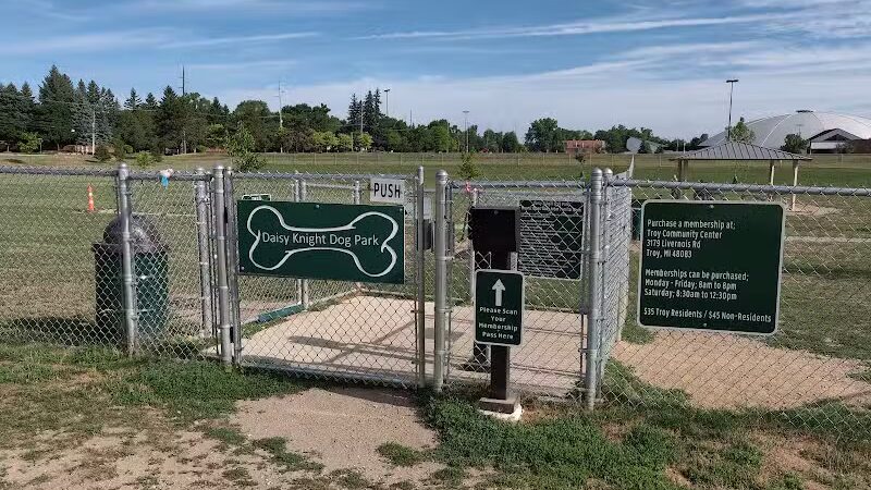 Daisy Knight Dog Park - Troy, MI