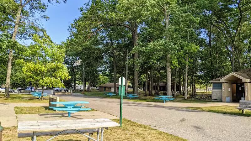 Twin Lake Park - Twin Lake,