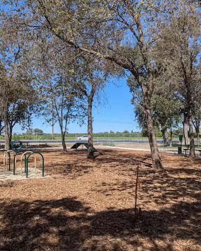 Mooney Grove Dog Park - Visalia, CA