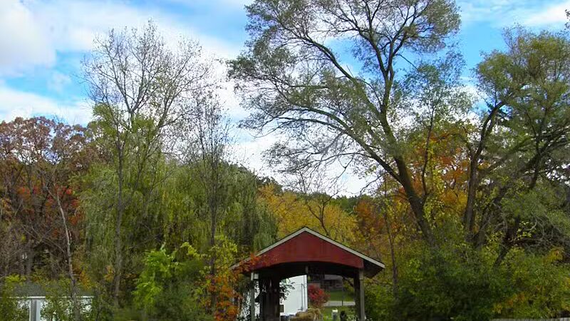 Drayton Plains Nature Center - Waterford Township,