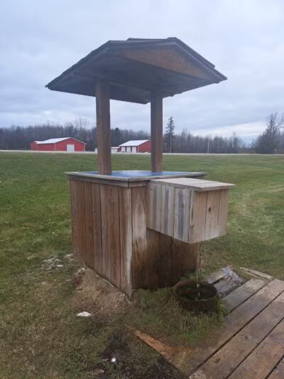 Artesian Flow Roadside Park - Watervliet,