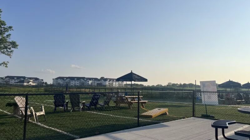 Crate Escapes Dog Park + Bar - Westfield, IN