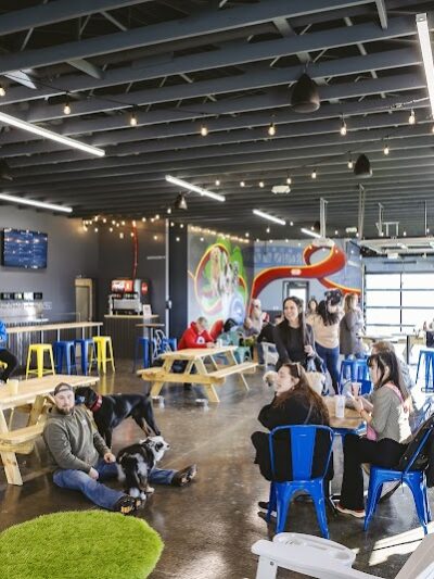 Crate Escapes Dog Park + Bar - Westfield, IN