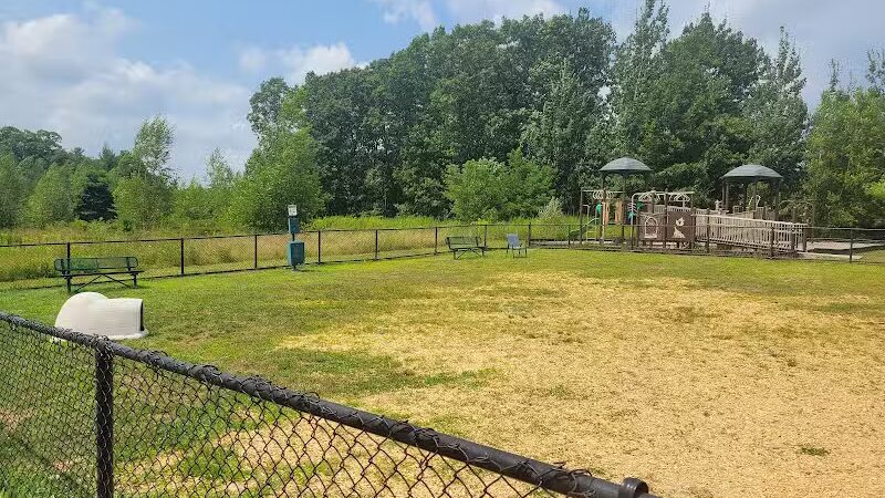 South Field Dog Park - Union Point - Weymouth,