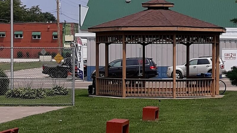 Albany Main Street Park - Albany, IL