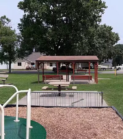 Albany Main Street Park - Albany, IL